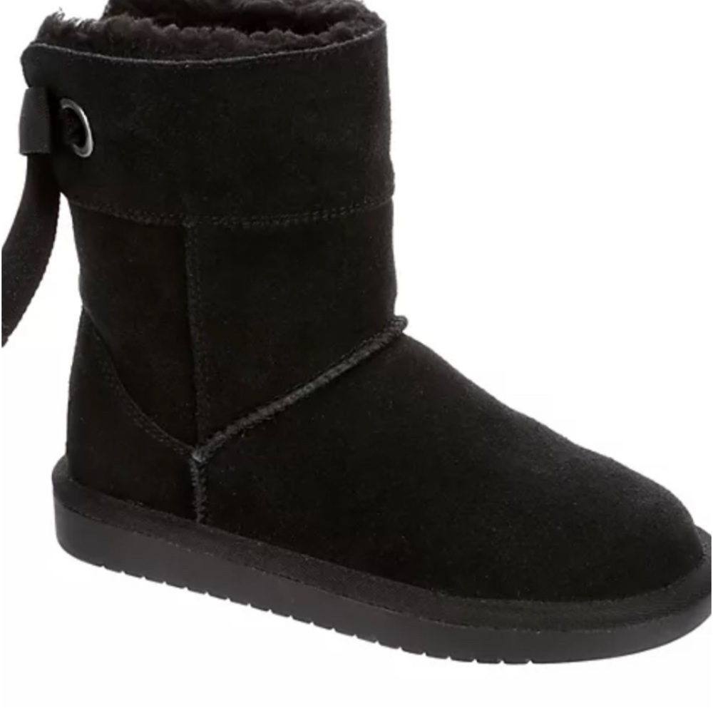 Kookaburra by UGG Andrah Short Boots. Black. Size 6. NWT and Box.